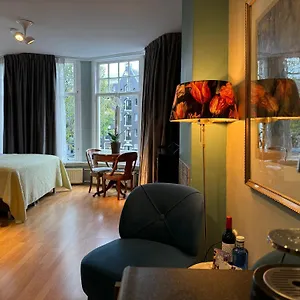 Bed and breakfast Décor Canal House, Ámsterdam